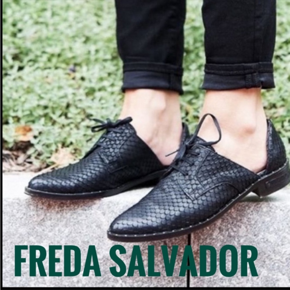 Freda Salvador Black Textured Leather Oxford